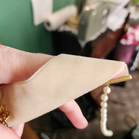 Vintage Victorian Revival Wide White Velvet Choker with Statement Cameo - Picture 10 of 11